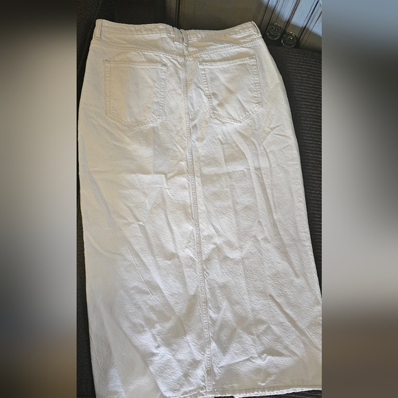 Mango Cream Maxi Pencil Skirt with Slit - Picture 3 of 3